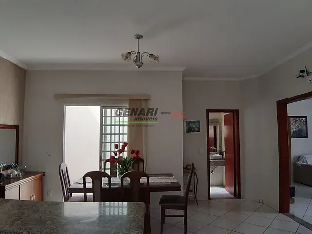 Casa com 250m² 3 quartos e 2 banheiros, à venda, no bairro Jardim Regina em Indaiatuba