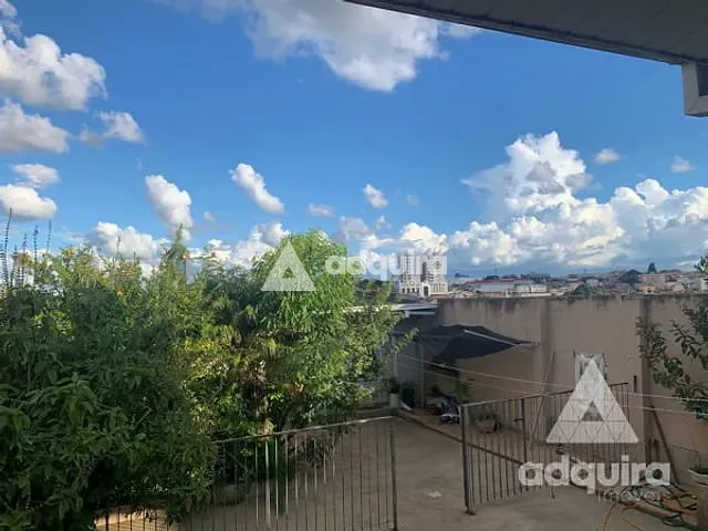 Casa 4 quartos e 3 banheiros, à venda, no bairro Jardim Carvalho em Ponta Grossa