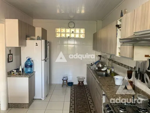 Casa 4 quartos e 3 banheiros, à venda, no bairro Jardim Carvalho em Ponta Grossa