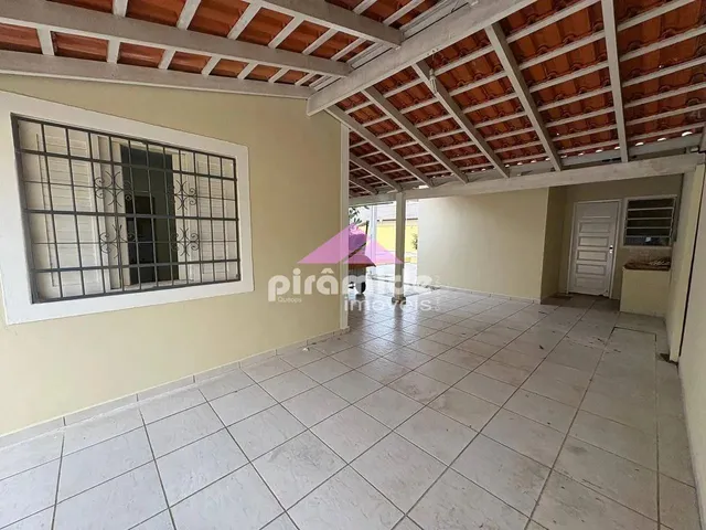 Casa com 630m² 4 quartos e 2 banheiros, à venda, no bairro Martin de Sá em Caraguatatuba
