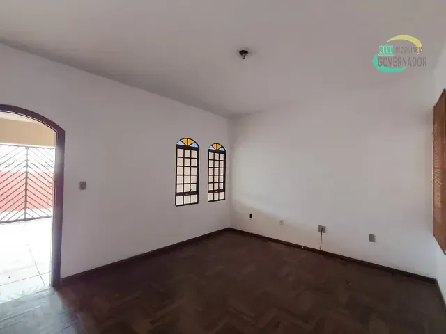 Casa com 250m² 3 quartos e 2 banheiros, para alugar, no bairro Jardim Roseira em Campinas