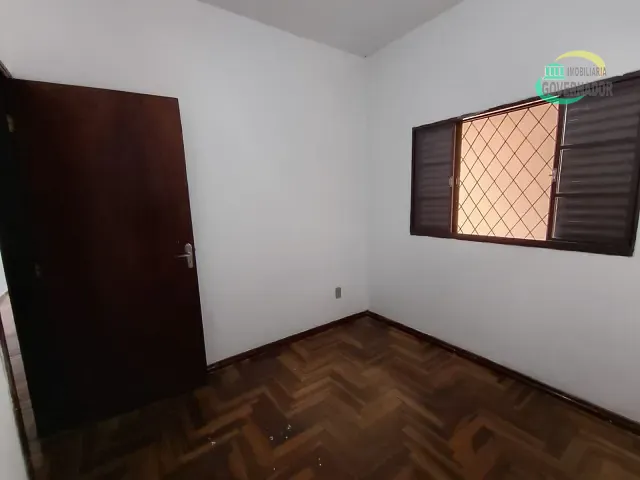 Casa com 250m² 3 quartos e 2 banheiros, para alugar, no bairro Jardim Roseira em Campinas