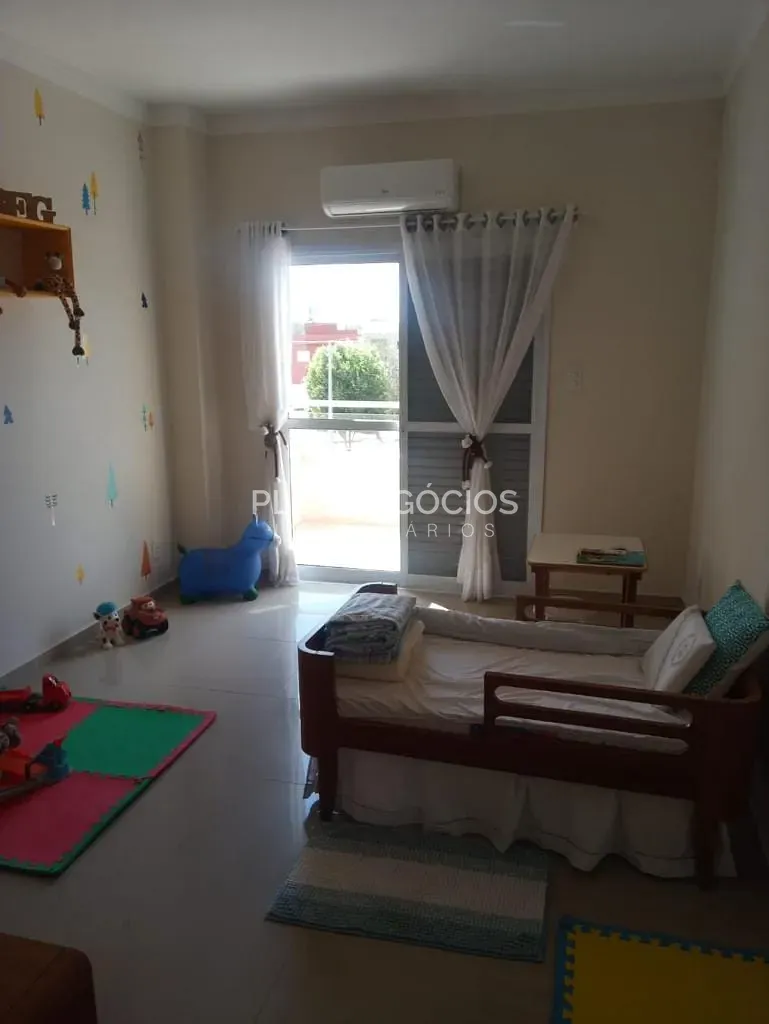 Casa, 3 quartos, 200 m² - Foto 9