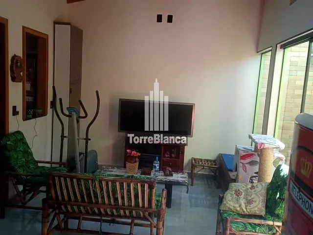 Casa com 110m² 3 quartos e 1 banheiro, à venda, no bairro Boa Vista em Ponta Grossa