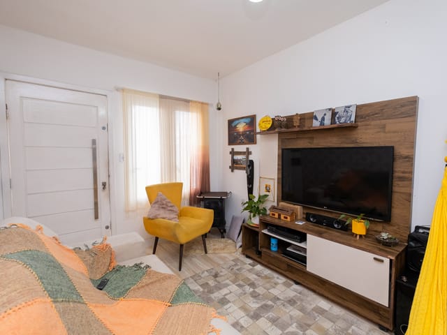 Casa com 207m² 2 quartos e 1 banheiro, à venda, no bairro Fragata em Pelotas