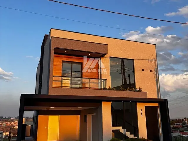 Casa 3 quartos e 4 banheiros, à venda, no bairro Contorno em Ponta Grossa