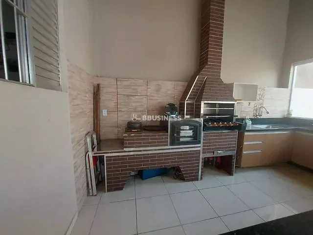 Casa com 250m² 3 quartos e 2 banheiros, à venda, no bairro Jardim Maria Antonia em Sumaré