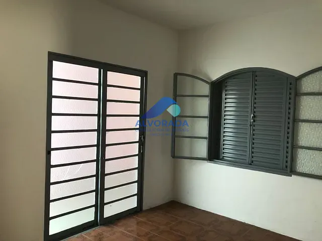Casa com 250m² 3 quartos e 2 banheiros, à venda, no bairro Jardim Alvorada em São José dos Campos