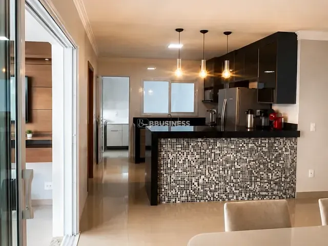 Casa 5 quartos e 6 banheiros, à venda, no bairro Swiss Park em Campinas