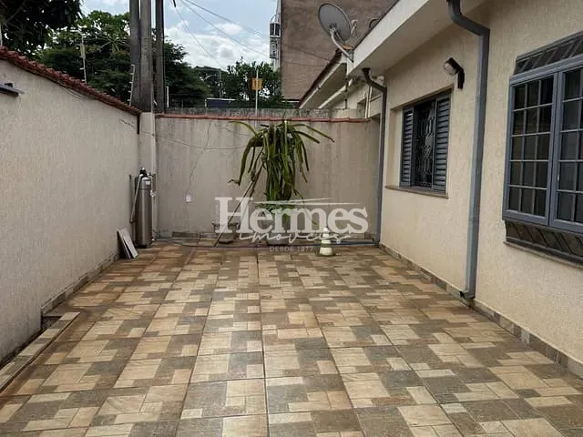 Casa com 300m², para alugar, no bairro Jardim dos Calegaris em Paulínia