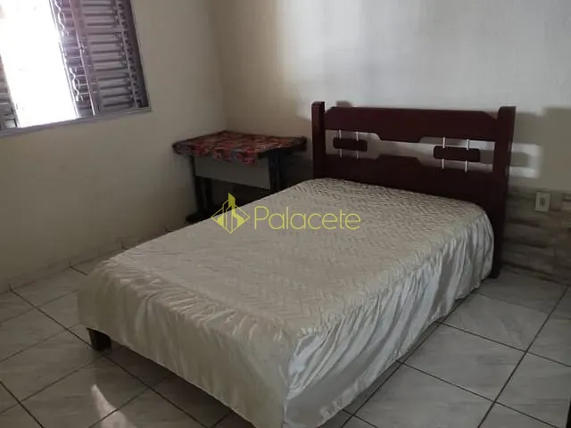 Casa com 300m² 5 quartos e 2 banheiros, à venda, no bairro Cidade Nova em Pindamonhangaba