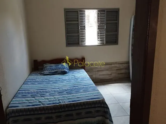 Casa com 300m² 5 quartos e 2 banheiros, à venda, no bairro Cidade Nova em Pindamonhangaba