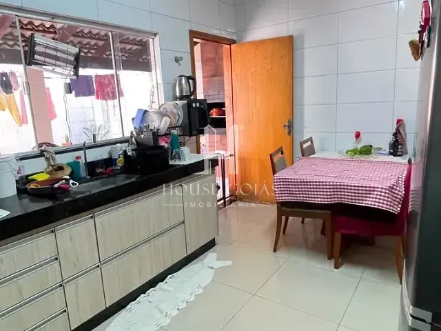 Casa com 180m² 3 quartos e 2 banheiros, à venda, no bairro Moinho dos Ventos em Goiânia