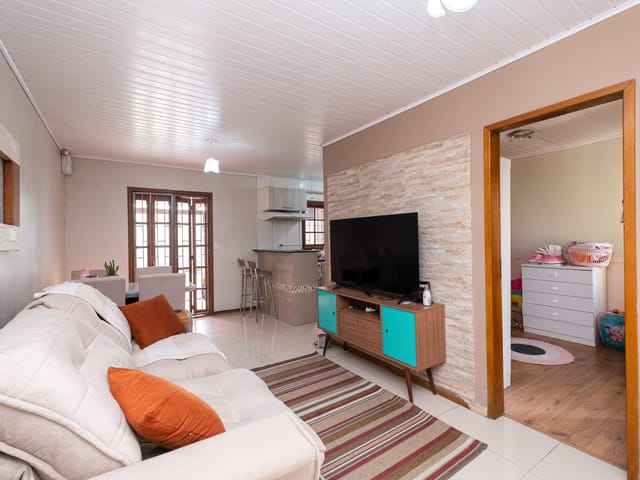 Casa com 150m² 2 quartos e 2 banheiros, à venda, no bairro Areal em Pelotas