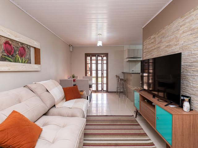 Casa com 150m² 2 quartos e 2 banheiros, à venda, no bairro Areal em Pelotas