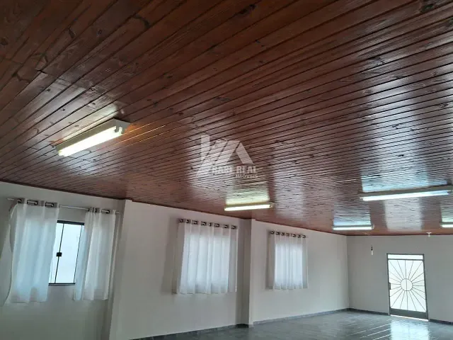 Casa com 528m² 3 quartos e 3 banheiros, à venda, no bairro Uvaranas em Ponta Grossa