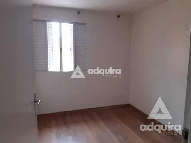 Casa 2 quartos e 1 banheiro, à venda, no bairro Ronda em Ponta Grossa