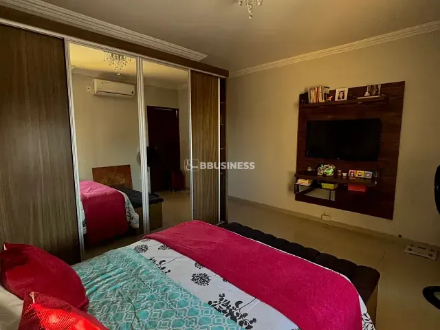 Casa 3 quartos e 3 banheiros, à venda, no bairro Parque Santo Antônio em Campos dos Goytacazes