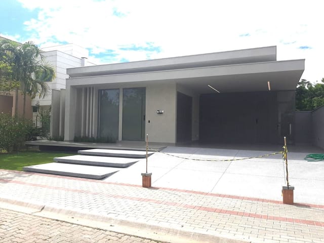 Casa com 528m² 3 quartos e 2 banheiros, à venda, no bairro Condomínio Loteamento Reserva das Figueiras em São José dos Campos