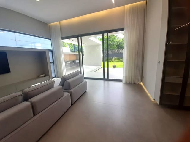 Casa com 528m² 3 quartos e 2 banheiros, à venda, no bairro Condomínio Loteamento Reserva das Figueiras em São José dos Campos