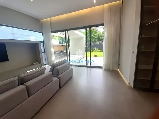Casa com 528m² 3 quartos e 2 banheiros, à venda, no bairro Condomínio Loteamento Reserva das Figueiras em São José dos Campos