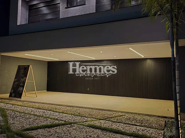Casa com 300m² 3 quartos e 5 banheiros, à venda, no bairro Jardim Ypê em Paulínia