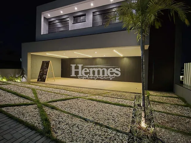 Casa com 300m² 3 quartos e 5 banheiros, à venda, no bairro Jardim Ypê em Paulínia