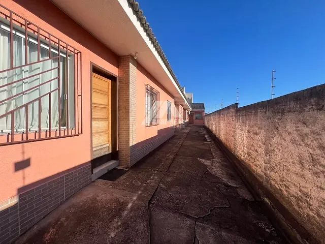Casa com 40m² 2 quartos e 1 banheiro, à venda, no bairro Estrela em Ponta Grossa