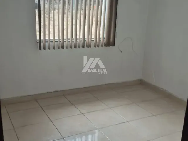 Casa com 40m² 2 quartos e 1 banheiro, à venda, no bairro Estrela em Ponta Grossa