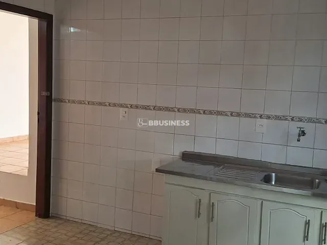 Casa com 398m² 3 quartos e 2 banheiros, para alugar, no bairro Nova Campinas em Campinas