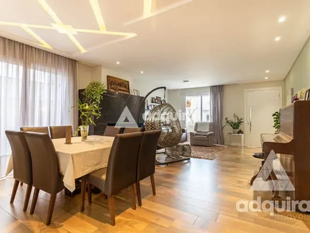 Casa com 312m² 3 quartos e 4 banheiros, à venda, no bairro Jardim Carvalho em Ponta Grossa