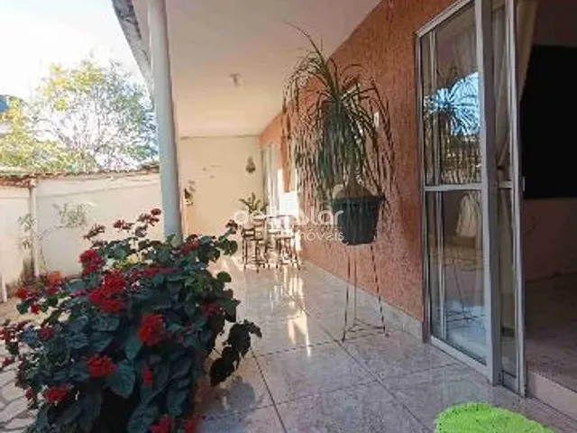 Casa com 360m² 6 quartos e 3 banheiros, à venda, no bairro Planalto em Belo Horizonte
