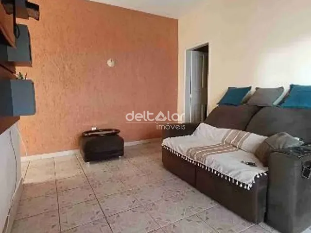 Casa com 360m² 6 quartos e 3 banheiros, à venda, no bairro Planalto em Belo Horizonte