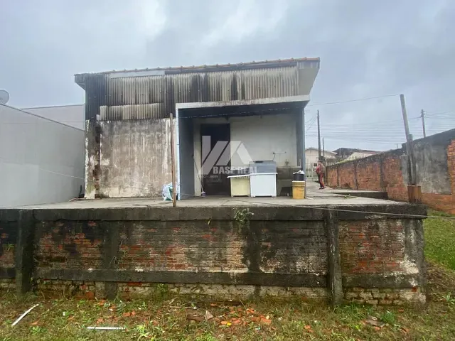 Casa com 591m² 1 quarto e 1 banheiro, à venda, no bairro Batel em Guarapuava