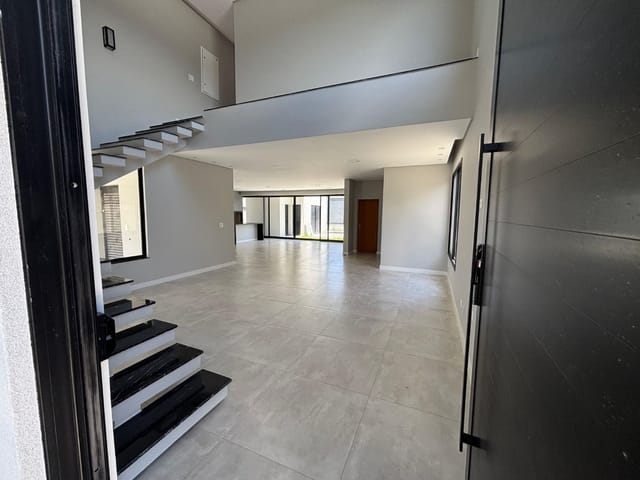 Casa com 450m² 3 quartos e 4 banheiros, à venda ou para alugar, no bairro Colinas do Paratehy em São José dos Campos