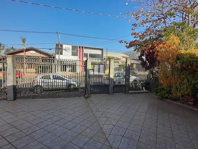 Casa com 319m², para alugar, no bairro Vila Santana em Sumaré