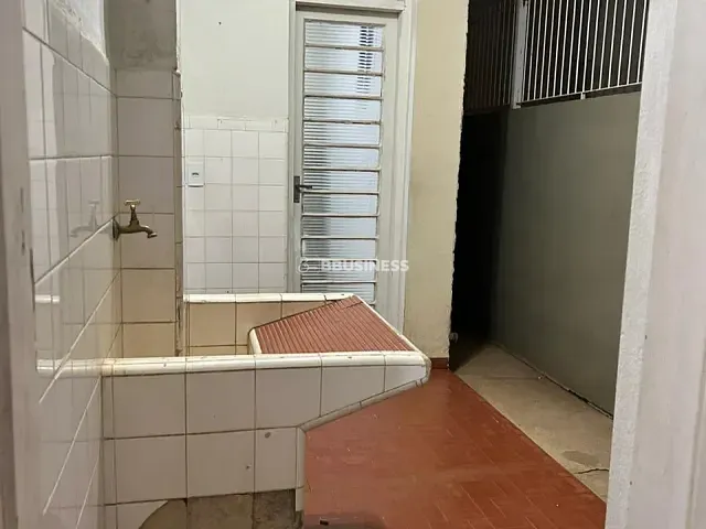 Casa com 305m² 4 quartos e 2 banheiros, para alugar, no bairro Jardim Bela Vista em Campinas