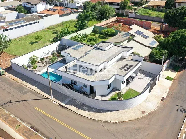 Casa com 682m² 3 quartos e 5 banheiros, à venda, no bairro Jardim de Itapoan em Paulínia