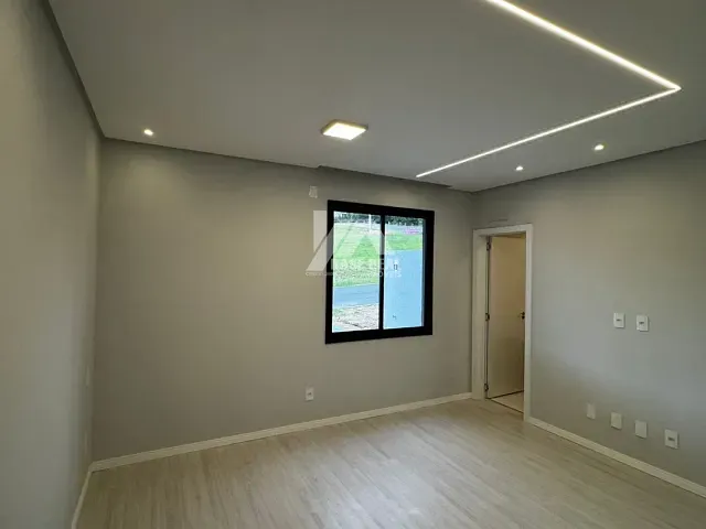Casa 3 quartos e 2 banheiros, à venda, no bairro Jardim Carvalho em Ponta Grossa