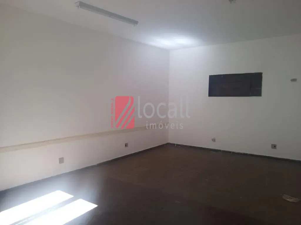 Casa com 1 quarto para aluguel, 340m² — foto 2 de 25