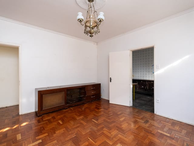 Casa 4 quartos e 3 banheiros, à venda, no bairro Centro em Pelotas