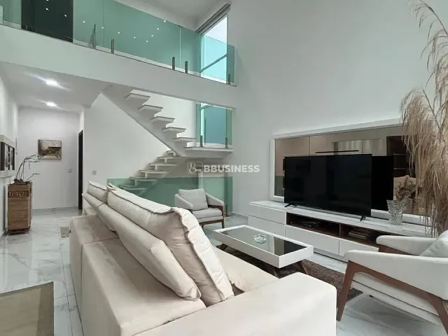Casa com 775m² 4 quartos e 5 banheiros, à venda ou para alugar, no bairro San Diego em Vargem Grande Paulista