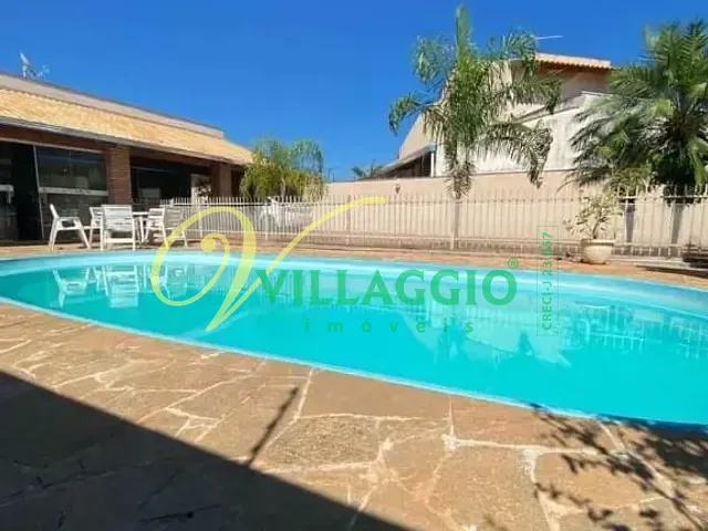 Casa com 489m² 4 quartos e 4 banheiros, à venda, no bairro Centro em Bady Bassitt