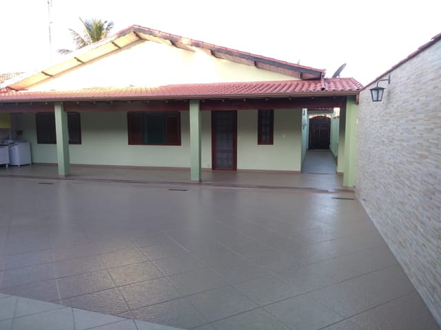 Casa com 300m² 3 quartos e 2 banheiros, à venda, no bairro Cooperi em Guaratinguetá