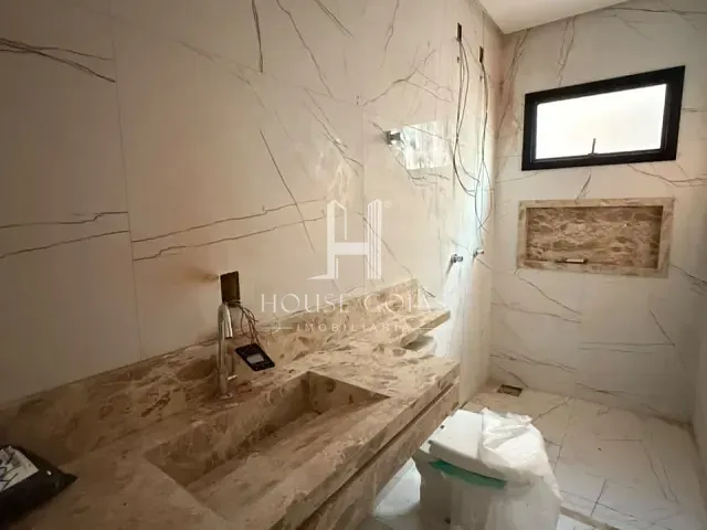 Casa com 247m² 3 quartos e 4 banheiros, à venda, no bairro Jardim Presidente em Goiânia