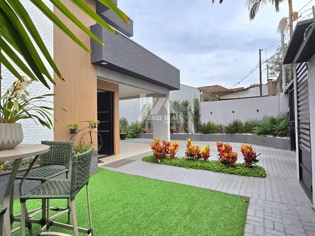 Casa com 255m² 3 quartos e 3 banheiros, à venda, no bairro Oficinas em Ponta Grossa