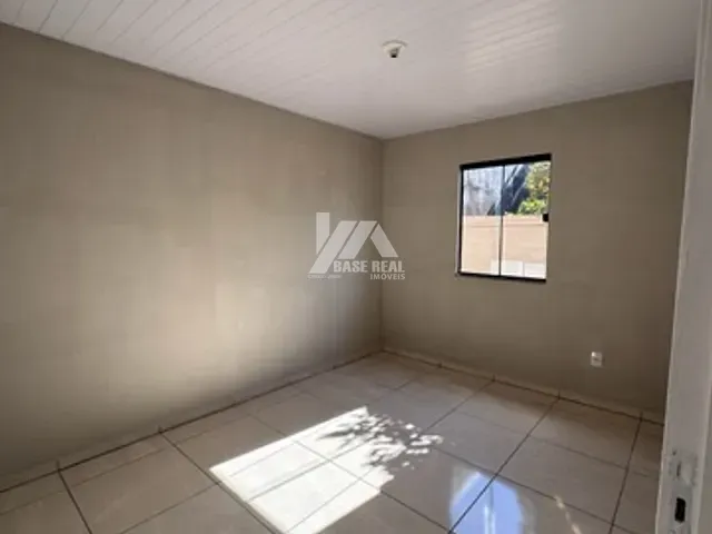 Casa 2 quartos e 1 banheiro, para alugar, no bairro Bonsucesso em Guarapuava