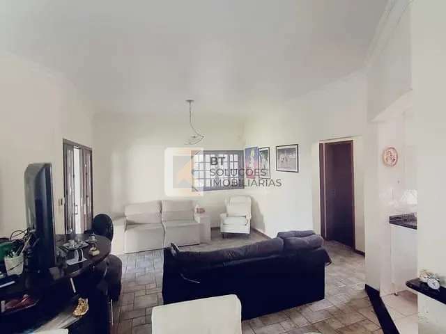 Casa com 250m² 3 quartos e 3 banheiros, à venda, no bairro Jardim Regina em Indaiatuba