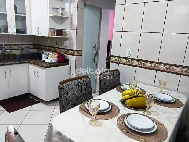 Casa 2 quartos e 2 banheiros, à venda, no bairro Rio Branco em Belo Horizonte