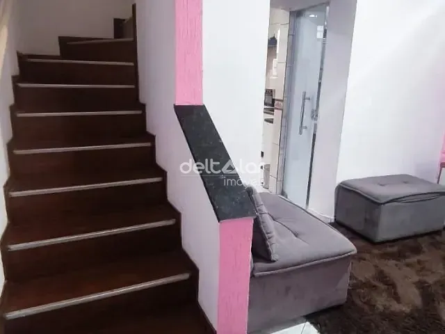 Casa 2 quartos e 2 banheiros, à venda, no bairro Rio Branco em Belo Horizonte